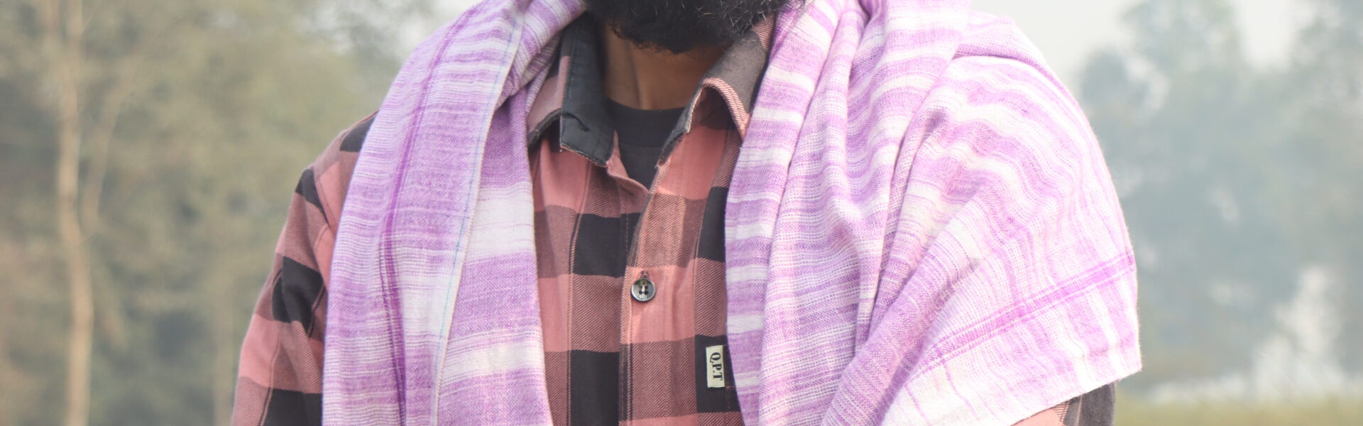 Vikram Mishra और टीम चोरौत स्वास्थ्य केंद्र में स्टाफ की लापरवाही की जांच करते हुए, मरीजों के लिए ताले और स्टाफ की गैरजिम्मेदारी सामने आई।